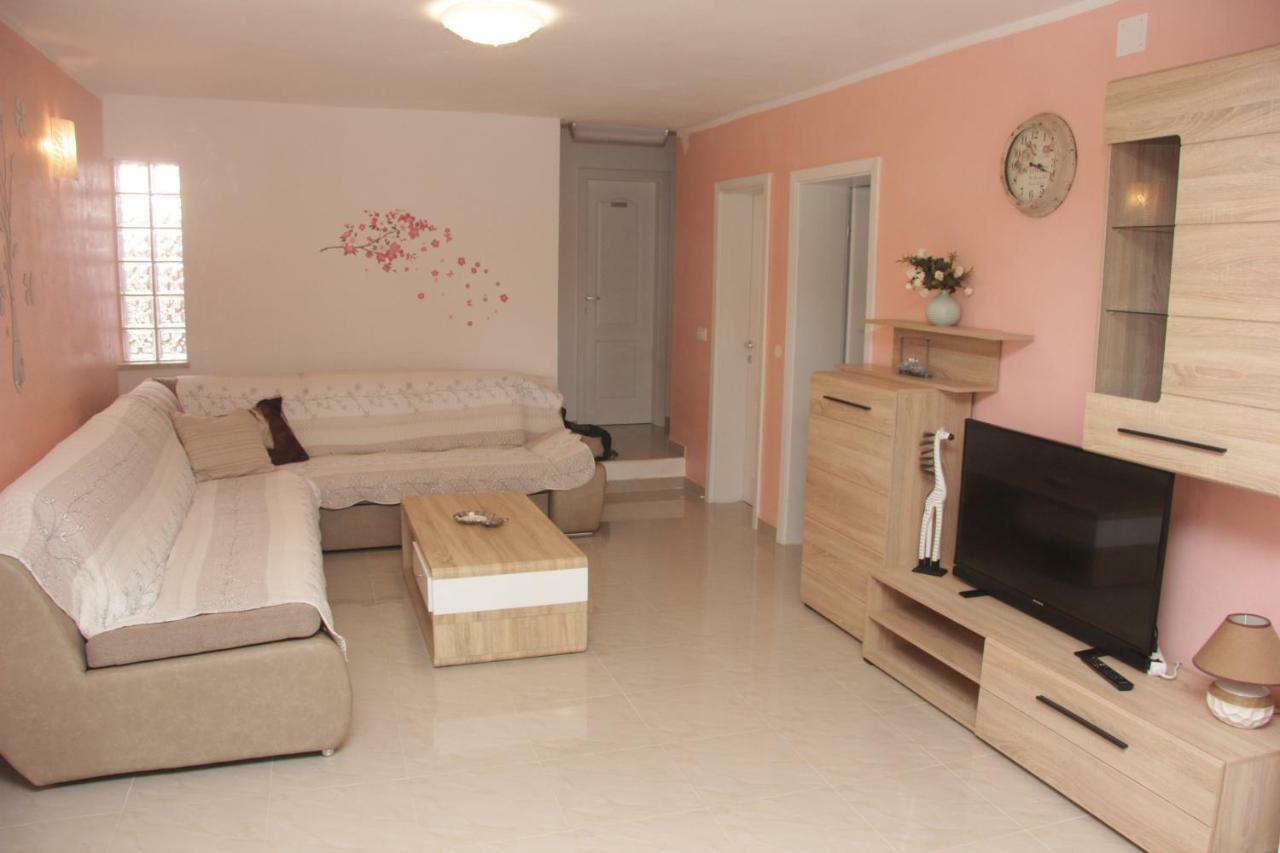 Vacation House "Viola" Fažana Εξωτερικό φωτογραφία